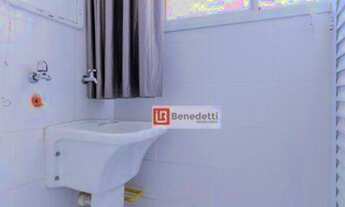 Imagem 7: Lindo apartamento, com 2 dormitórios e 1 vaga de garagem coberta, armários nos dormitórios