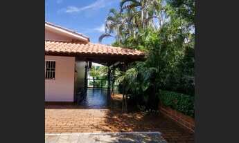 Imagem: Casa com 4 quartos (1 suíte master) Residencial