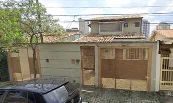 Imagem: Rua Tranquila e Arborizada