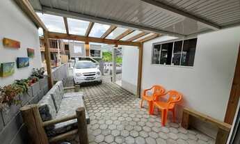 Imagem 2: Casa para venda possui 160 metros quadrados com 4 quartos em Ambrósio - Garopaba - SC