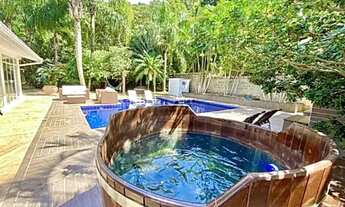 Imagem 2: Casa de condomínio para venda tem 360 metros quadrados com 4 quartos