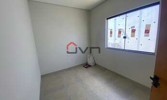 Imagem 7: Casa a venda contando com 3 quartos grandes sendo um suíte, sala ampla em dois ambientes