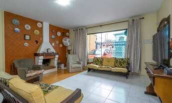 Imagem 7: Oportunidade! Sobrado em rua calma e arborizada... Abaixo do preço de mercado!