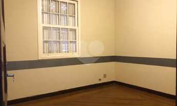 Imagem 3: Edificação antiga com 190m2 construídos para fins comerciais , 95m2 total terreno, compost