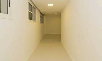 Imagem 6: Fundos! Silencioso! Metros da Praia!