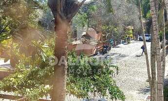 Imagem 6: Casa em condomínio com muito verde