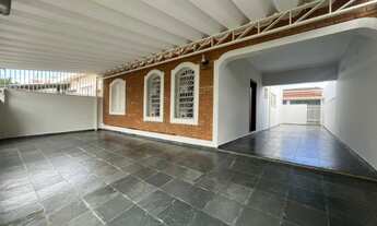 Imagem: Excelente casa com casa de fundo