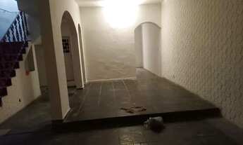 Imagem 2: Casa de vila para aluguel e venda tem 200 metros quadrados com 2 quartos