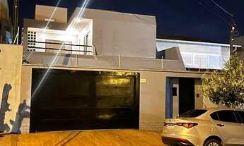 Imagem 4: Sobrado para aluguel e venda tem 298 metros quadrados com 5 quartos