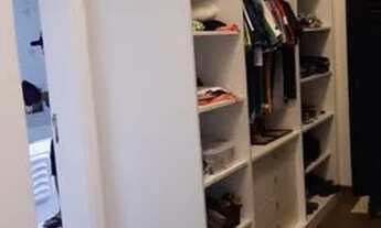 Imagem 7: Casa de condomínio para venda possui 350 metros quadrados com 5 quartos