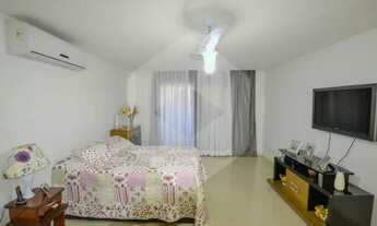 Imagem 6: Casa de condomínio para venda possui 340 metros quadrados com 4 quartos