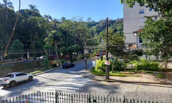 Imagem 5: Apto Centro, reformado, local nobre, frente Museu Imperial, excelente preço - Petrópolis