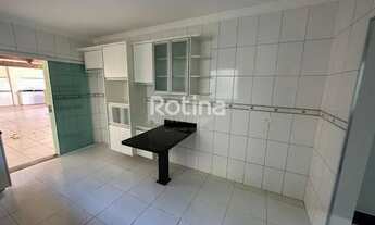 Imagem 3: Casa para alugar, 3 quartos, 3 suítes, 4 vagas, Santa Mônica - Uberlândia/MG - R$ 5.000,00