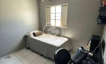 Imagem 5: Se você busca um lar aconchegante e bem localizado, esse lindo sobrado atrás do shopping E