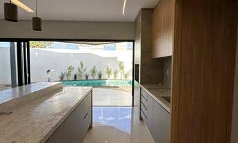 Imagem 2: Térrea para venda possui 177 metros quadrados com 3 quartos em Setor Três Marias - Goiânia