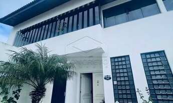 Imagem: Sobrado com área de lazer e espaço amplo