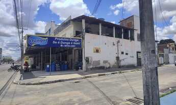 Imagem 3: Prédio na Avenida João Durval, sendo residência em cima e 3 pontos comerciais em baixo