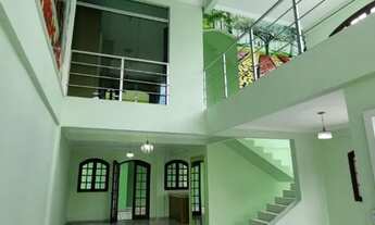 Imagem: Bacelar Imóveis aluga ou vende casa triplex