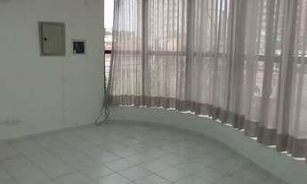 Imagem 7: Prédio comercial em frente à Doçura