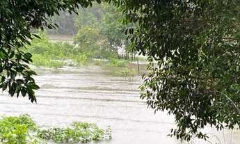 Imagem 3: Sitio com praia particular a 60km de santarem