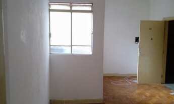 Imagem 2: Tamandaré 2 dormitórios perto do metro São Joaquim Liberdade banheiro com box de vidro