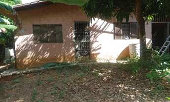 Imagem 5: Lote de 734m² com uma construção a 1 km da Lagoa Central