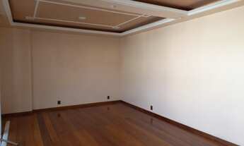 Imagem 2: Prédio recuado com vista livre e varanda frontal , sol da manhã 1 por andar no Coração de