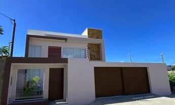 Imagem 1: Casa com 2 pavimentos ( A 1.5 km da praia de Aruana