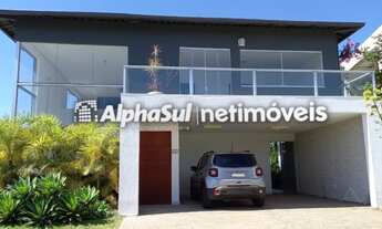 Imagem: Venda de Casa tem 450 metros quadrados com