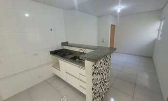 Imagem 4: Apê térreo. Jardim Imá. de 2 quartos com ar condicionado e armário cozinha. semi novo