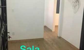 Imagem 2: Alugo casa com 2 quartos e cozinha planejada!