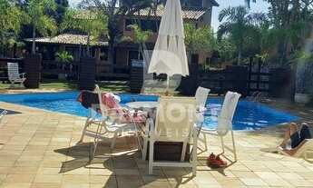 Imagem 3: Casa em condomínio com muito verde