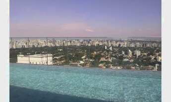 Imagem: Apartamento em prédio icônico, com 2 suítes