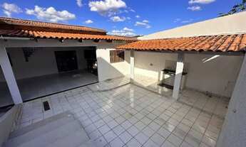 Imagem 2: Casa para venda possui 300 metros quadrados com 2 quartos em Residencial Olinda - Goiânia