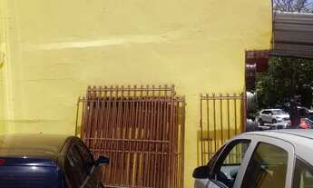 Imagem 3: Vendo esse prédio na Av. Jorge Amado, ao lado da madereira Ipê