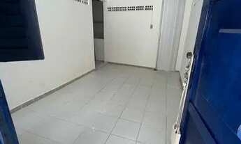 Imagem 2: Alugo na melhor localização com água e energia já inclusos !