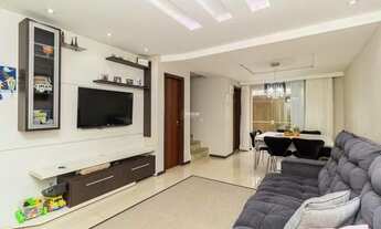 Imagem: Sobrado triplex semimobiliado no Xaxim