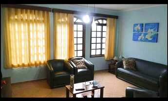 Imagem 3: Casa com 3 dormitórios, 1 suíte, edícula, 320 m² de área construída, 8 vagas no Gopouva