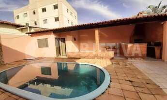 Imagem 2: Casa para aluguel, 3 quartos, 1 suíte, 3 vagas, SANTA MONICA - UBERLANDIA/MG