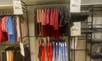 Imagem 2: Conjunto completo de araras pretas para loja em METALON!!