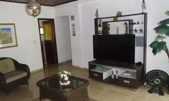 Imagem 3: Casa linear com 4 quartos (1 suíte) 2 salas, varandas, piscina, churrasqueira com 240 m2 c