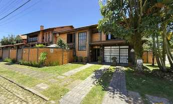 Imagem: Casa com 5 quartos, 2 suítes, com piscina