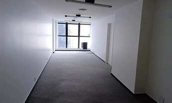 Imagem 7: Seu Negócio no Coração do Rio: Loja com Vista Espetacular na Av. Rio Branco!