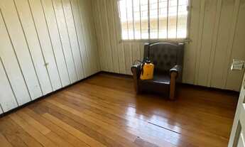 Imagem 6: VENDE CASA DE MADEIRA PROXIMO AO CENTRO