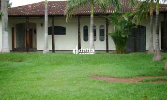 Imagem 3: Casa residencial com 5 quartos sendo 1 suíte disponível para venda no bairro Cidade Jardim