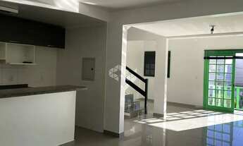 Imagem 3: Sobrado com 3 quartos semimobiliado, garagem 2 carros e piscina em Ipanema