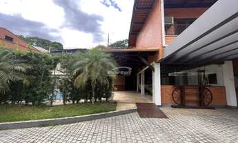 Imagem 2: Casa Comercial disponível para locação no Centro de Blumenau