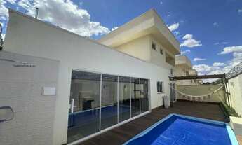 Imagem 4: Sobrado para venda tem 231 metros quadrados com 4 quartos