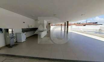 Imagem 7: Apartamento recém-reformado, todo no porcelanato e com vista privilegiada