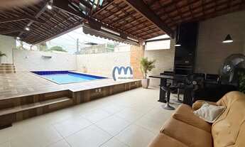 Imagem: Casa à venda com 3 quartos, 308m²